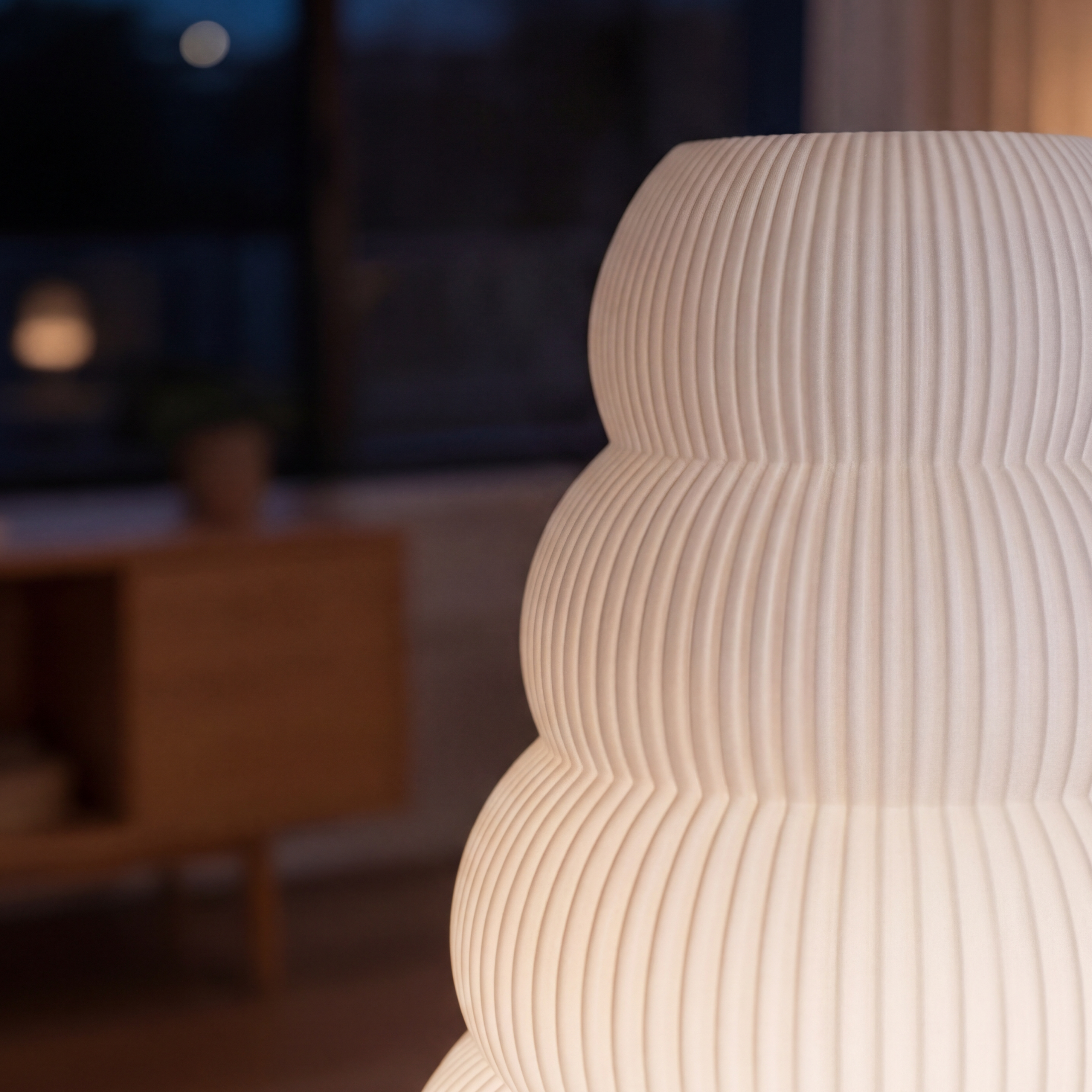 KUMO CIRRUS namizna svetilka